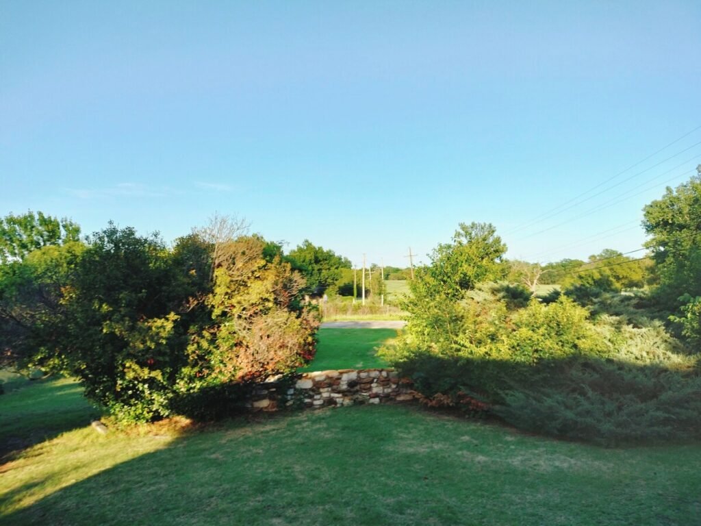 Spacious 6-bedroom Golf Villa with AC right by Lawton county club golf course <span class="mfrsm-badge mfrsm-badge-available">Available now</span>